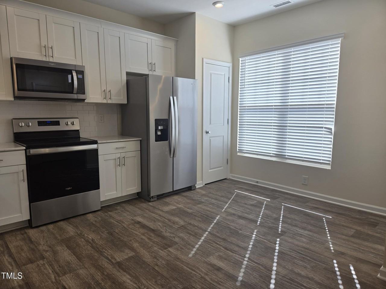 123 Blakely St - Photo 4 of 19
