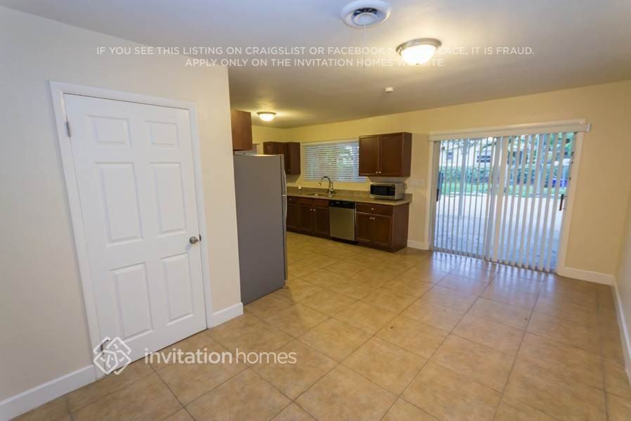 3720 W Park Rd - Photo 4 of 17