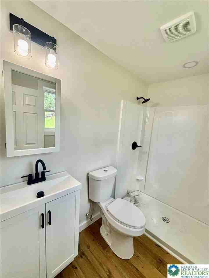 573 Fairview Ave - Photo 6 of 11