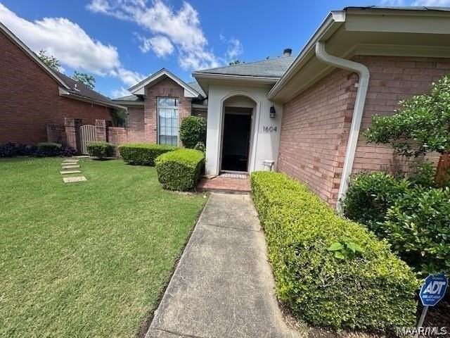 1604 Queen Elizabeth Ct - Photo 2 of 22