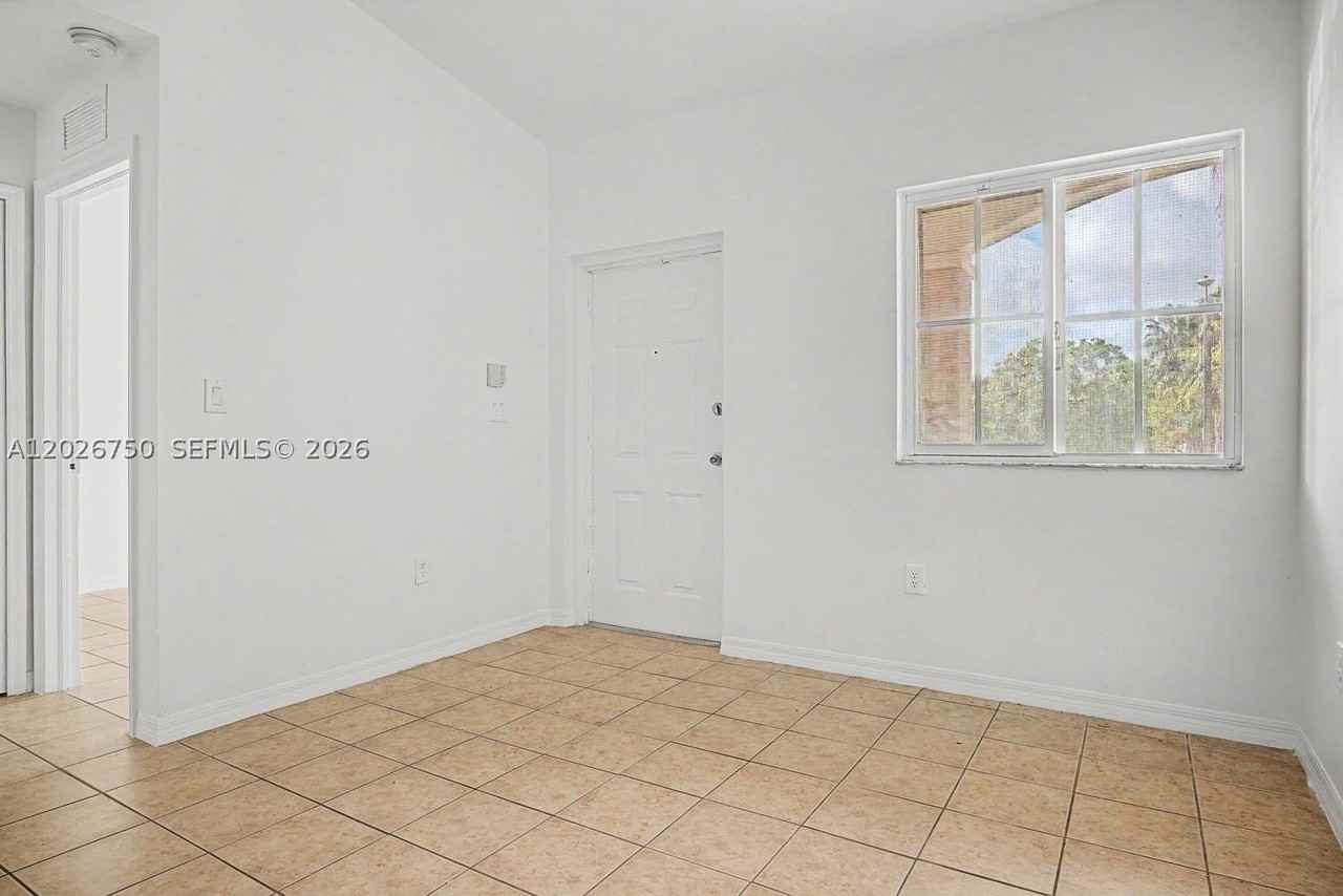 1241 Se 29th St #203-27 - Photo 5 of 19