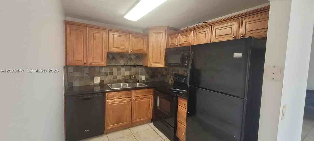 320 Fanshaw H #320 - Photo 2 of 43