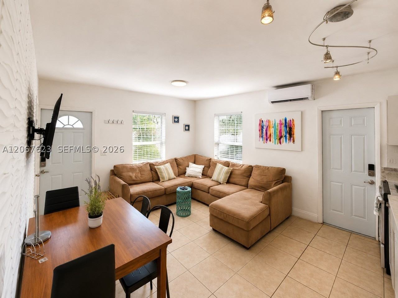 1639 Hayes St #1 - Photo 2 of 12