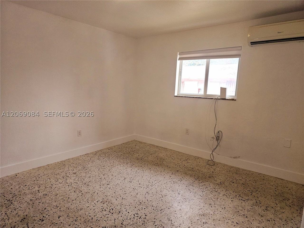 1736 Sw 3rd St #1 - Photo 4 of 11