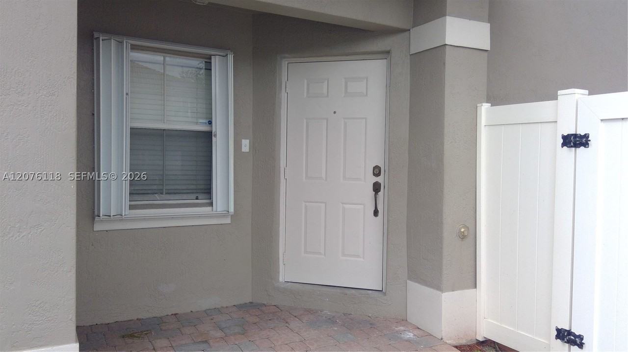 12602 Sw 54th St #0 - Photo 4 of 48