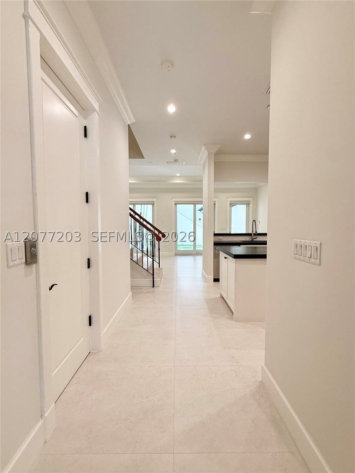 530 Valencia Ave #3 - Photo 7 of 50