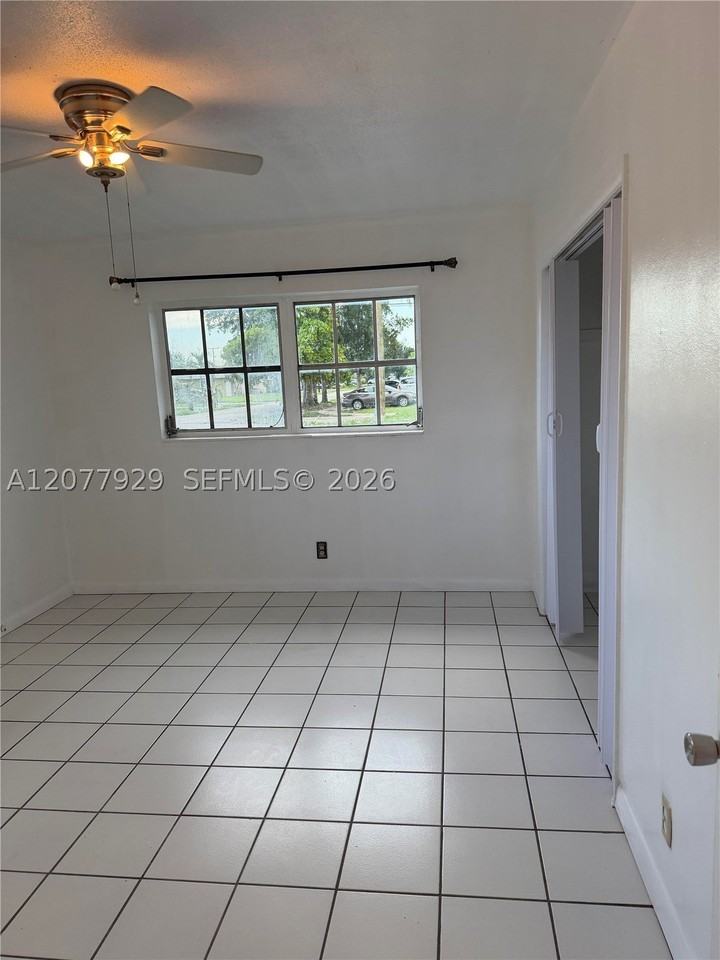 7811 Johnson St #1E - Photo 3 of 14