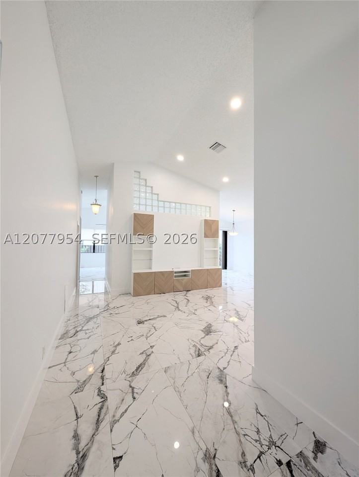 10321 Nw 17th Ct - Photo 7 of 36