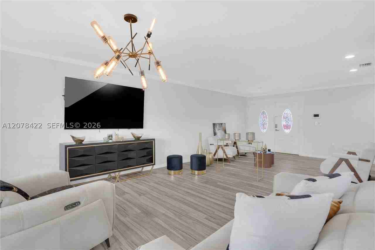 1777 Sw 136th Pl - Photo 4 of 19