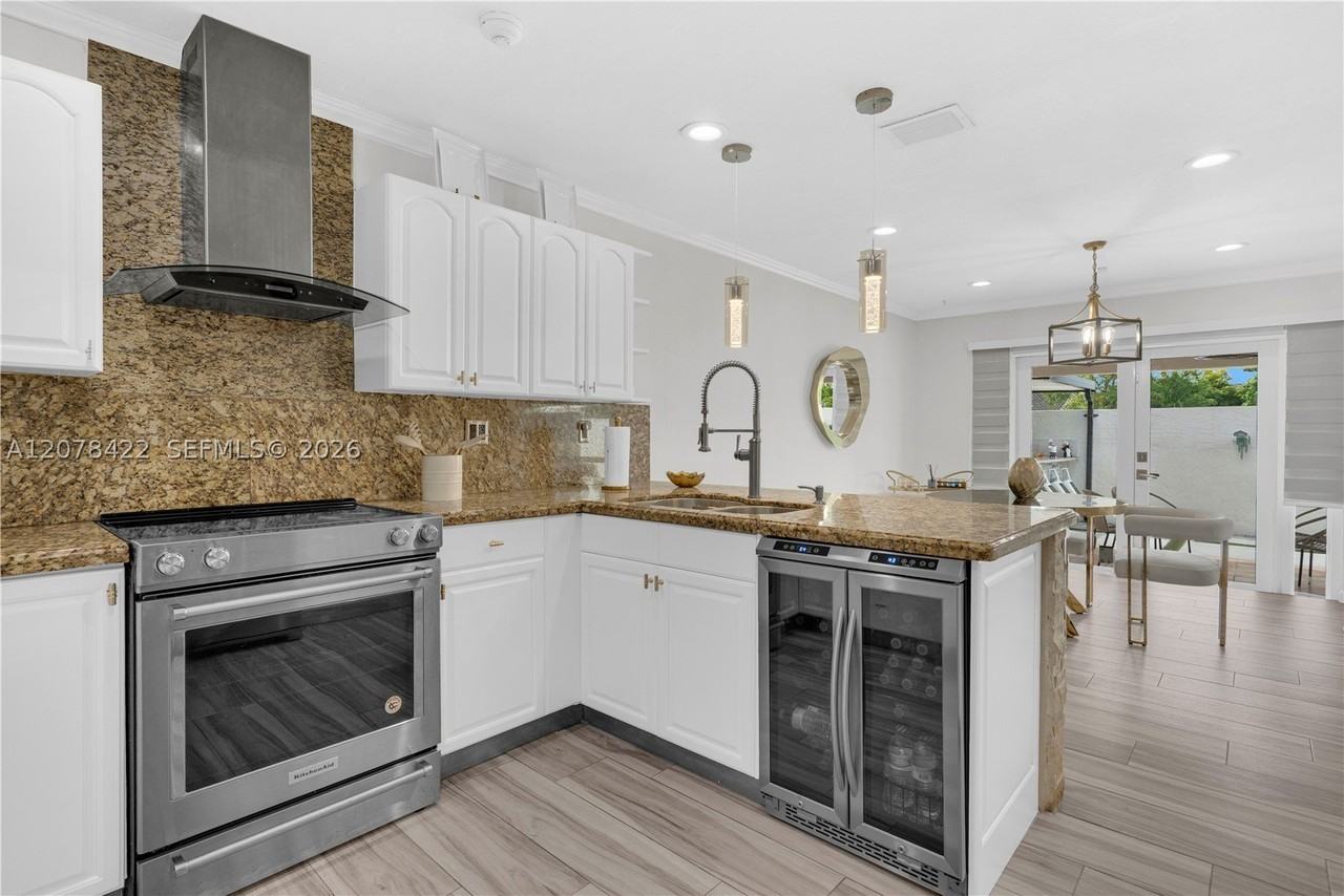 1777 Sw 136th Pl - Photo 5 of 19