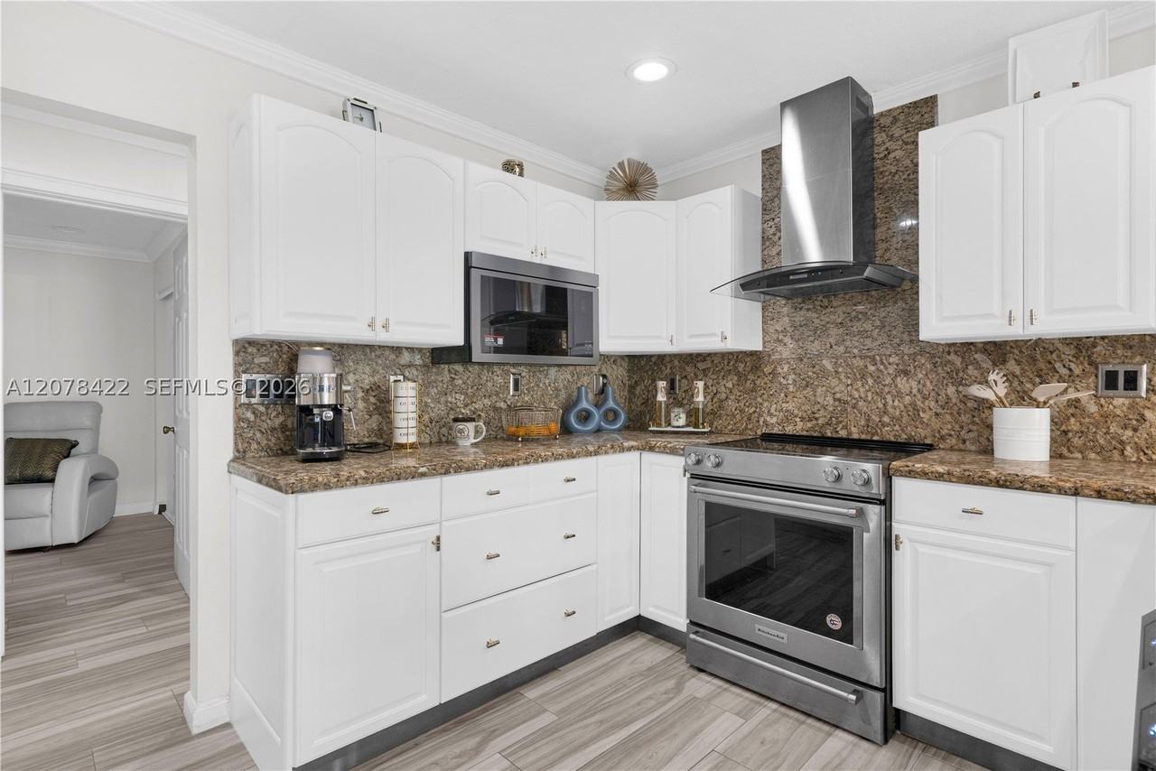 1777 Sw 136th Pl - Photo 6 of 19