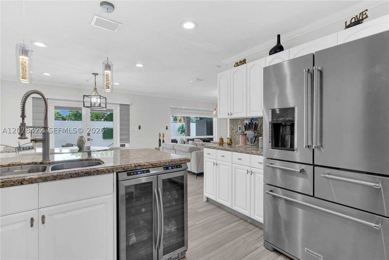 1777 Sw 136th Pl - Photo 7 of 19