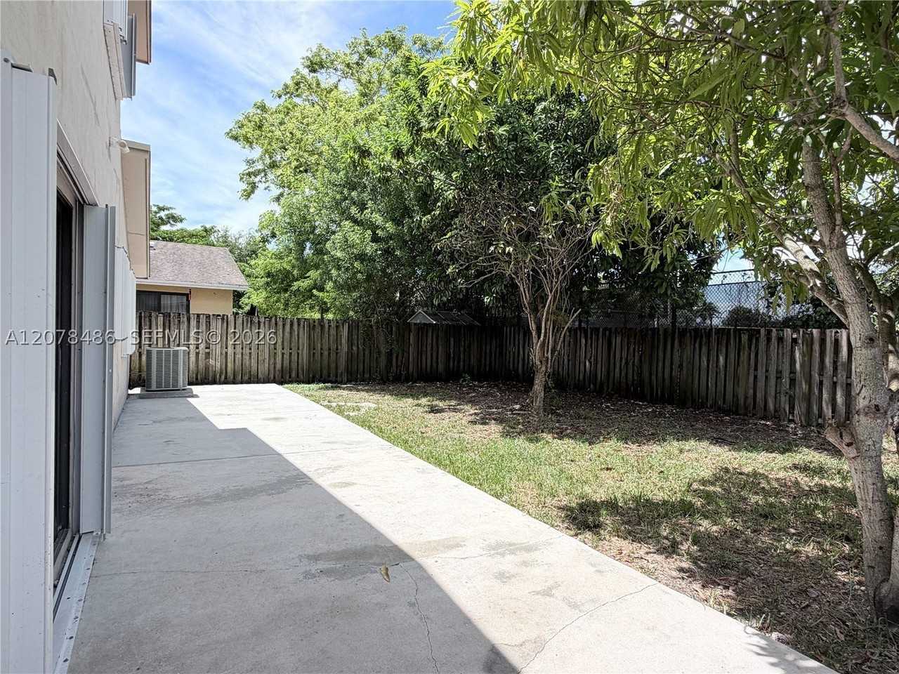20110 Sw 88th Ct #20112 - Photo 3 of 7