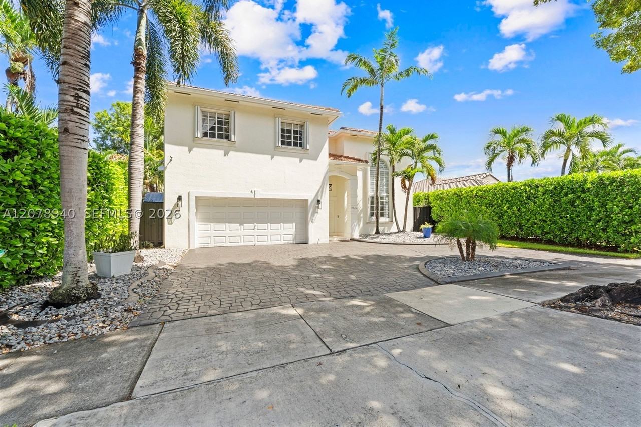 9067 Nw 169th St - Photo 3 of 50