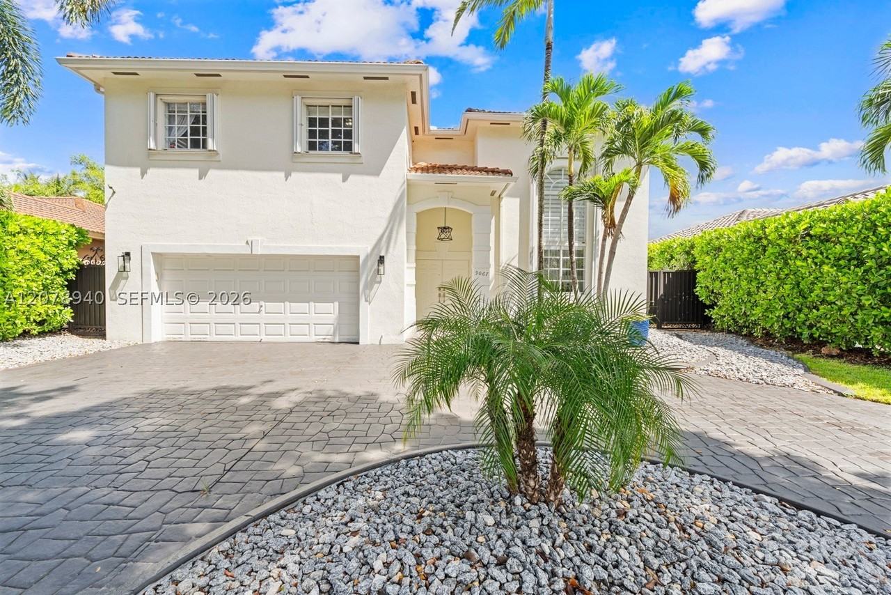 9067 Nw 169th St - Photo 4 of 50