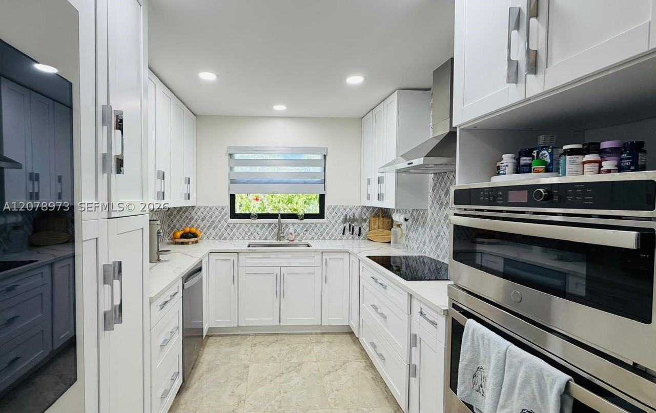 2320 Nw 12th St #2320 - Photo 7 of 35