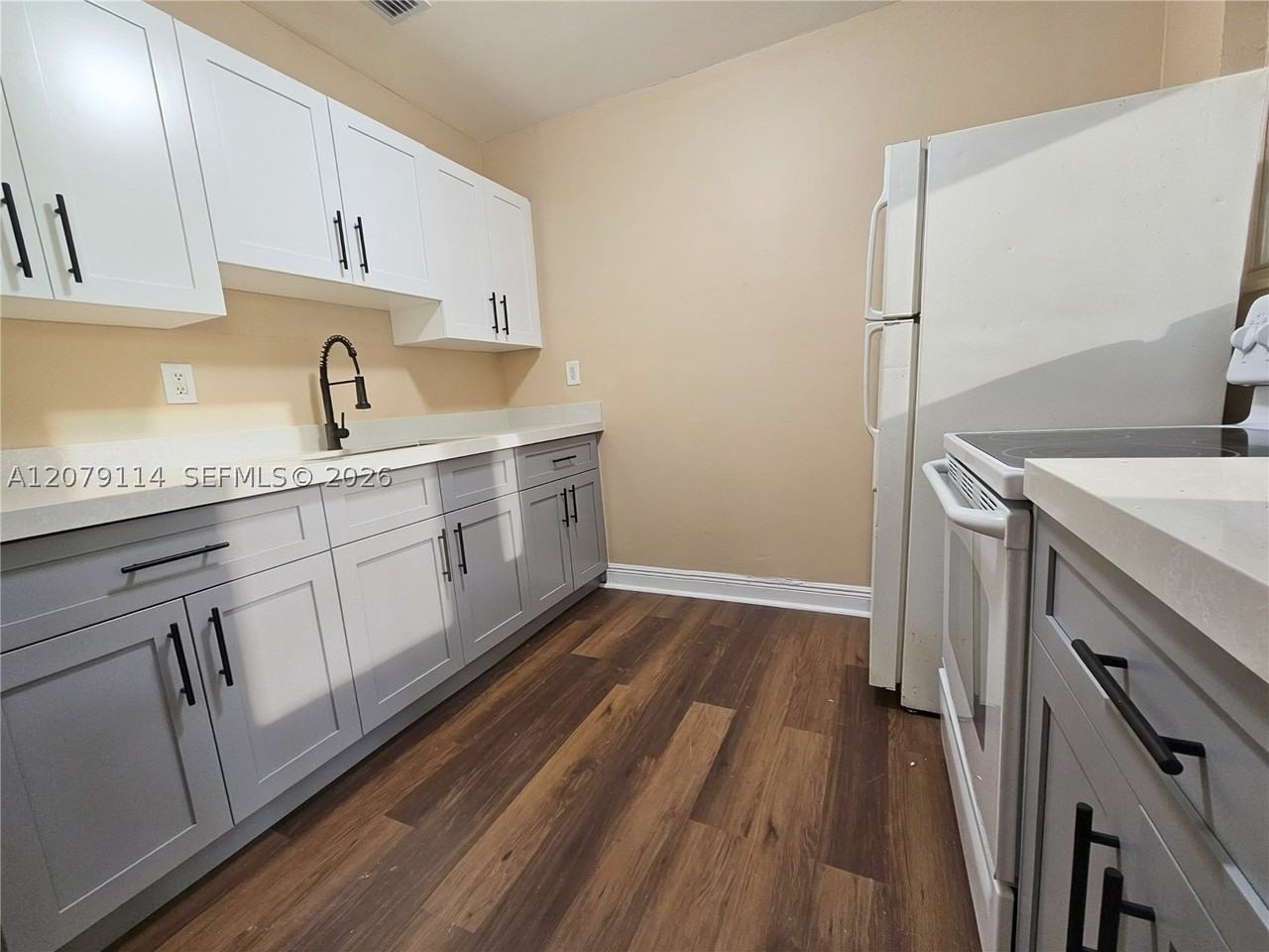 2010 Nw 70th St - Photo 4 of 19