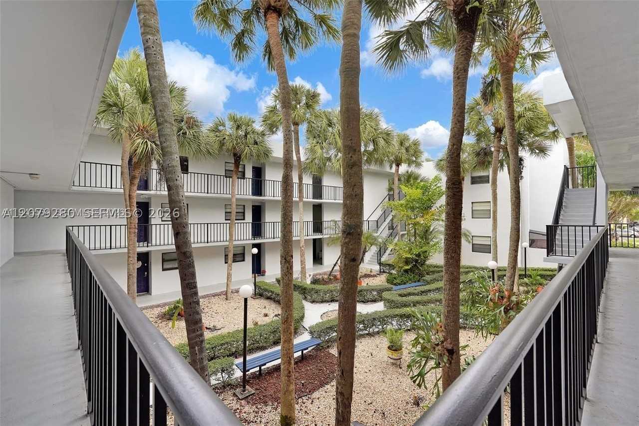 10825 Sw 112th Ave #6-215 - Photo 4 of 15