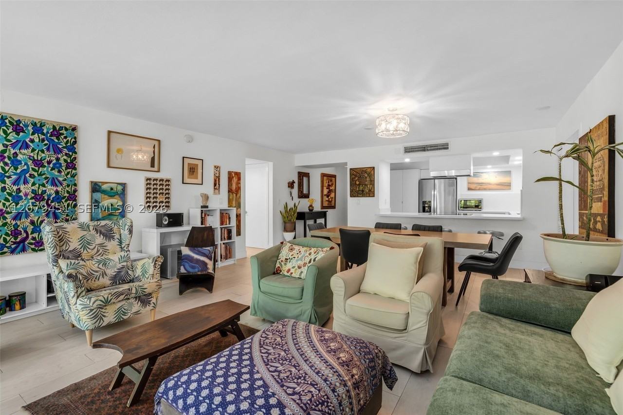101 Ocean Lane Dr #1011 - Photo 4 of 43