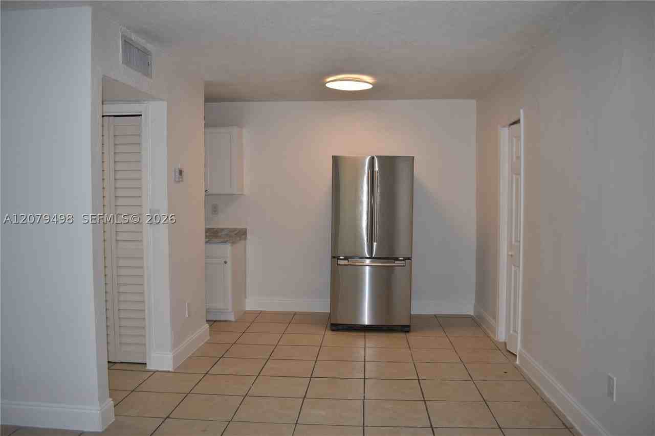 2300 Superior St #1 - Photo 6 of 22