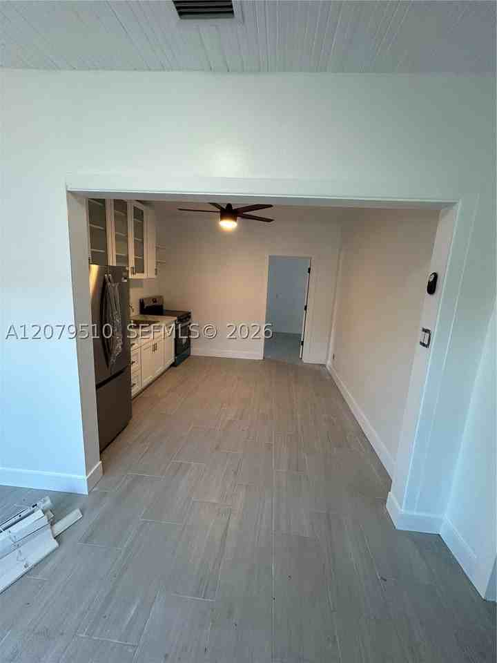 1154 Nw 34th Ave #1 - Photo 2 of 14