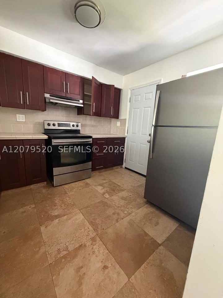 1400 Ne 191st St #310 - Photo 2 of 14