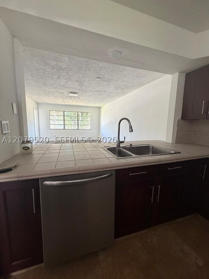 1400 Ne 191st St #310 - Photo 3 of 14