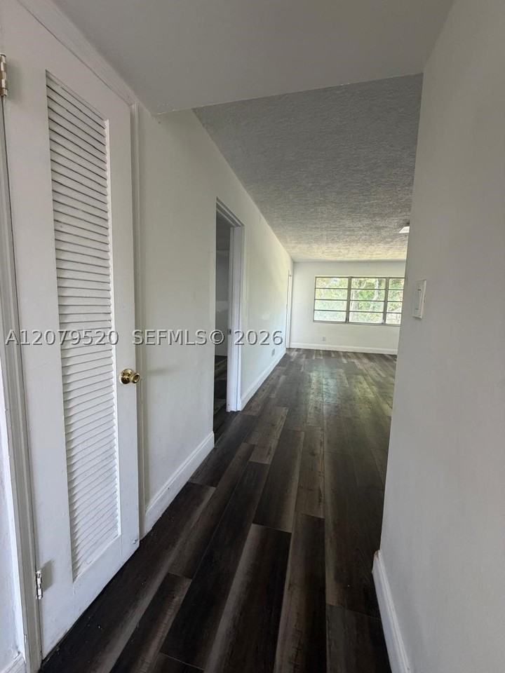 1400 Ne 191st St #310 - Photo 7 of 14