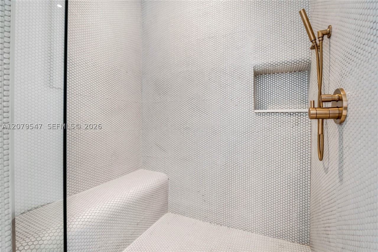 2655 S Bayshore Dr #1406 - Photo 3 of 27