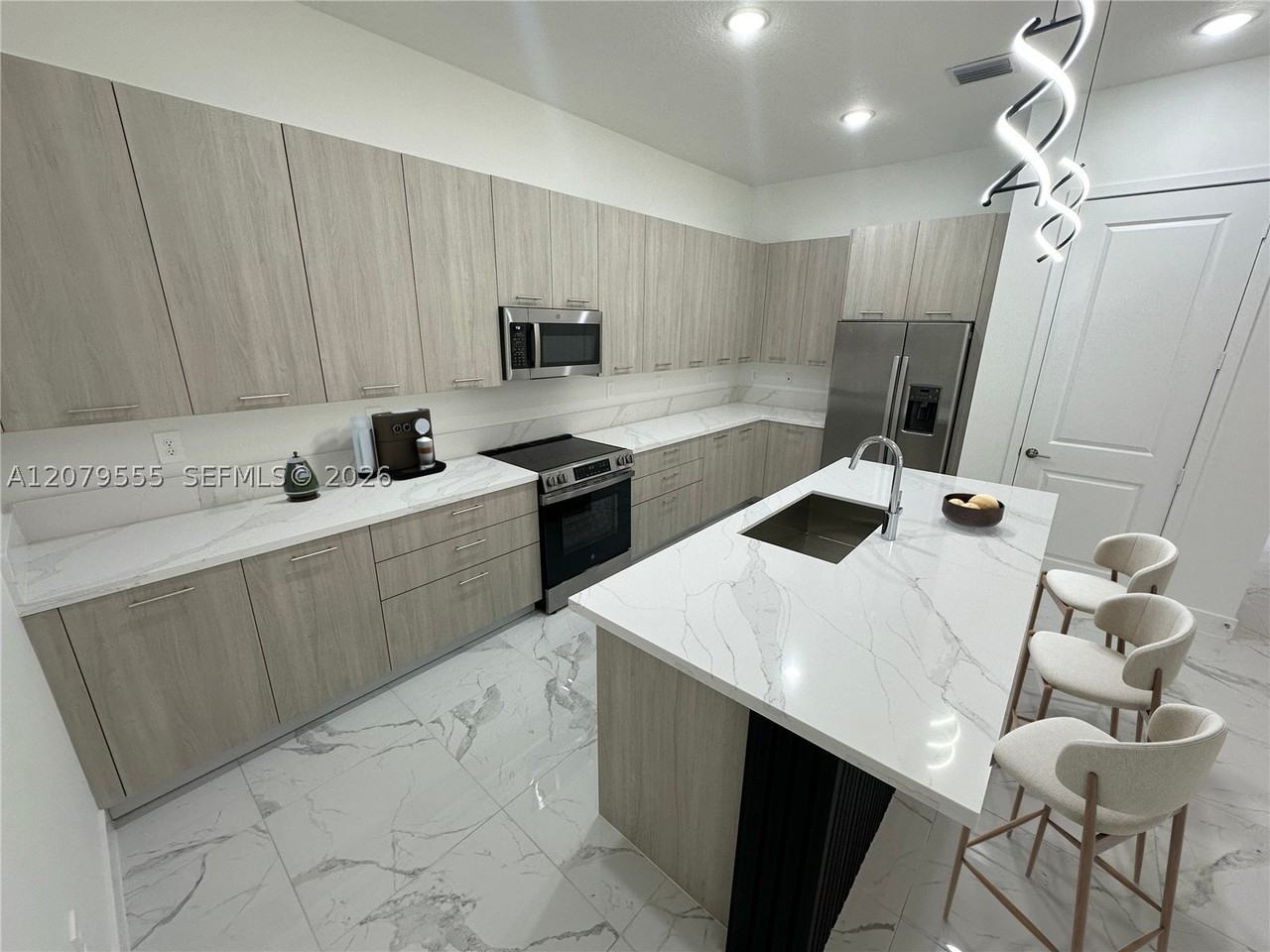 12273 Sw 44th St - Photo 7 of 31
