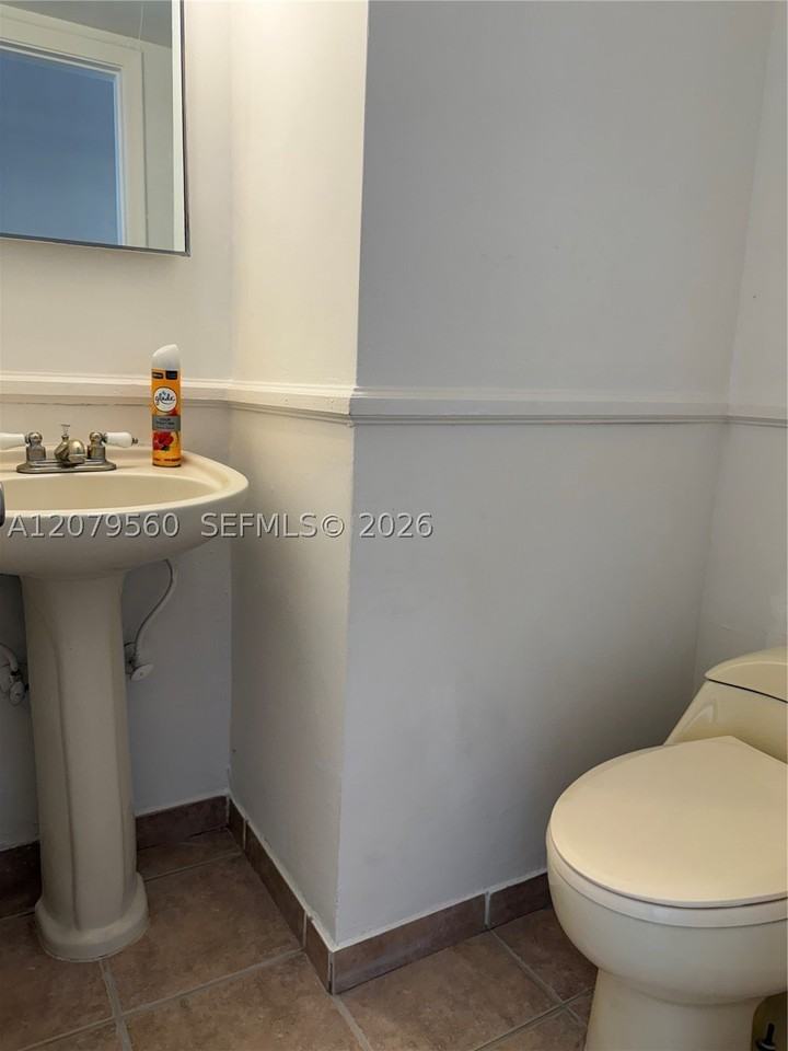 1367 Nw 66th Ave #1367 - Photo 6 of 17