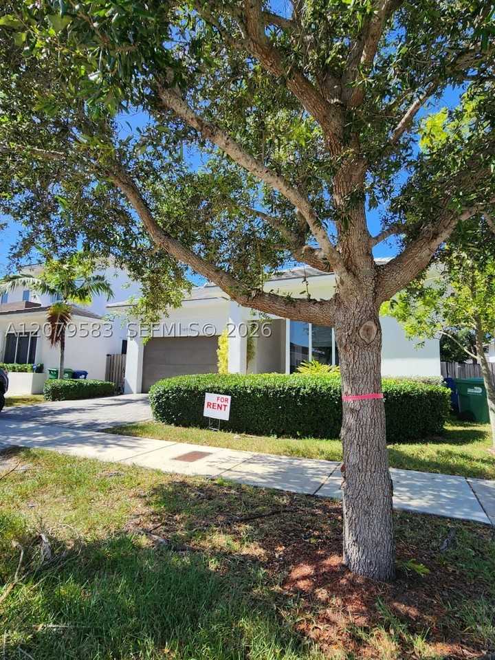 14919 Sw 177th Ter #14919 - Photo 3 of 19