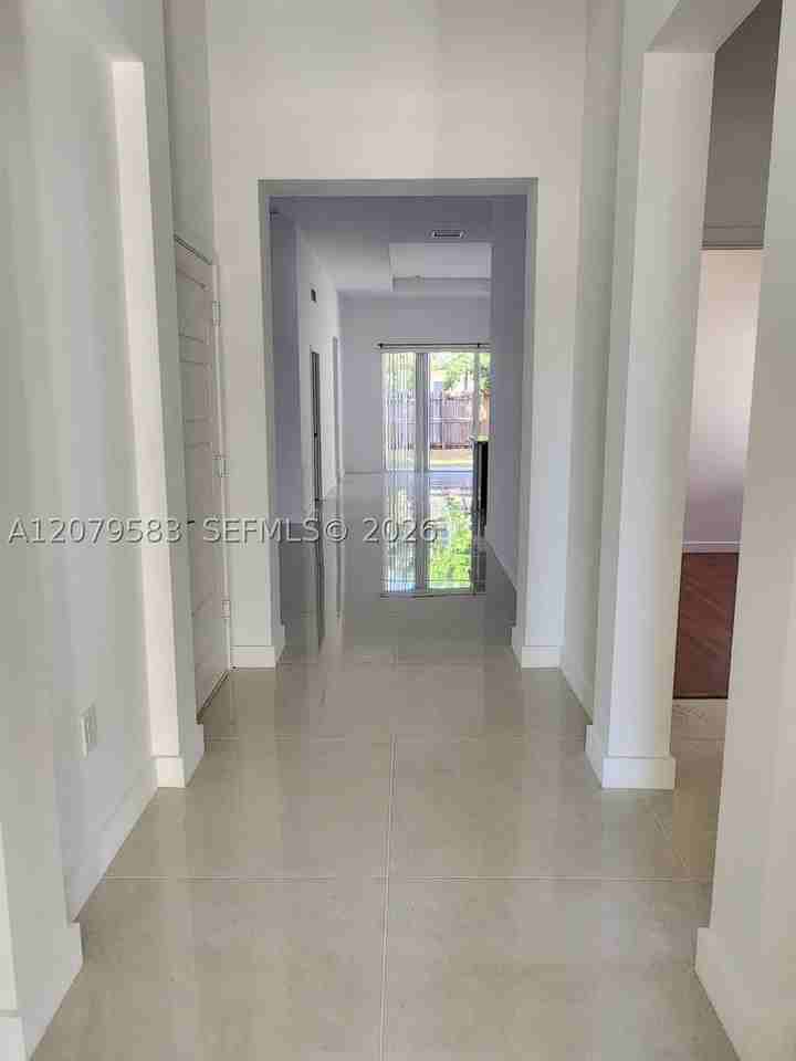 14919 Sw 177th Ter #14919 - Photo 5 of 19