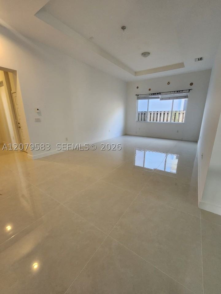 14919 Sw 177th Ter #14919 - Photo 6 of 19