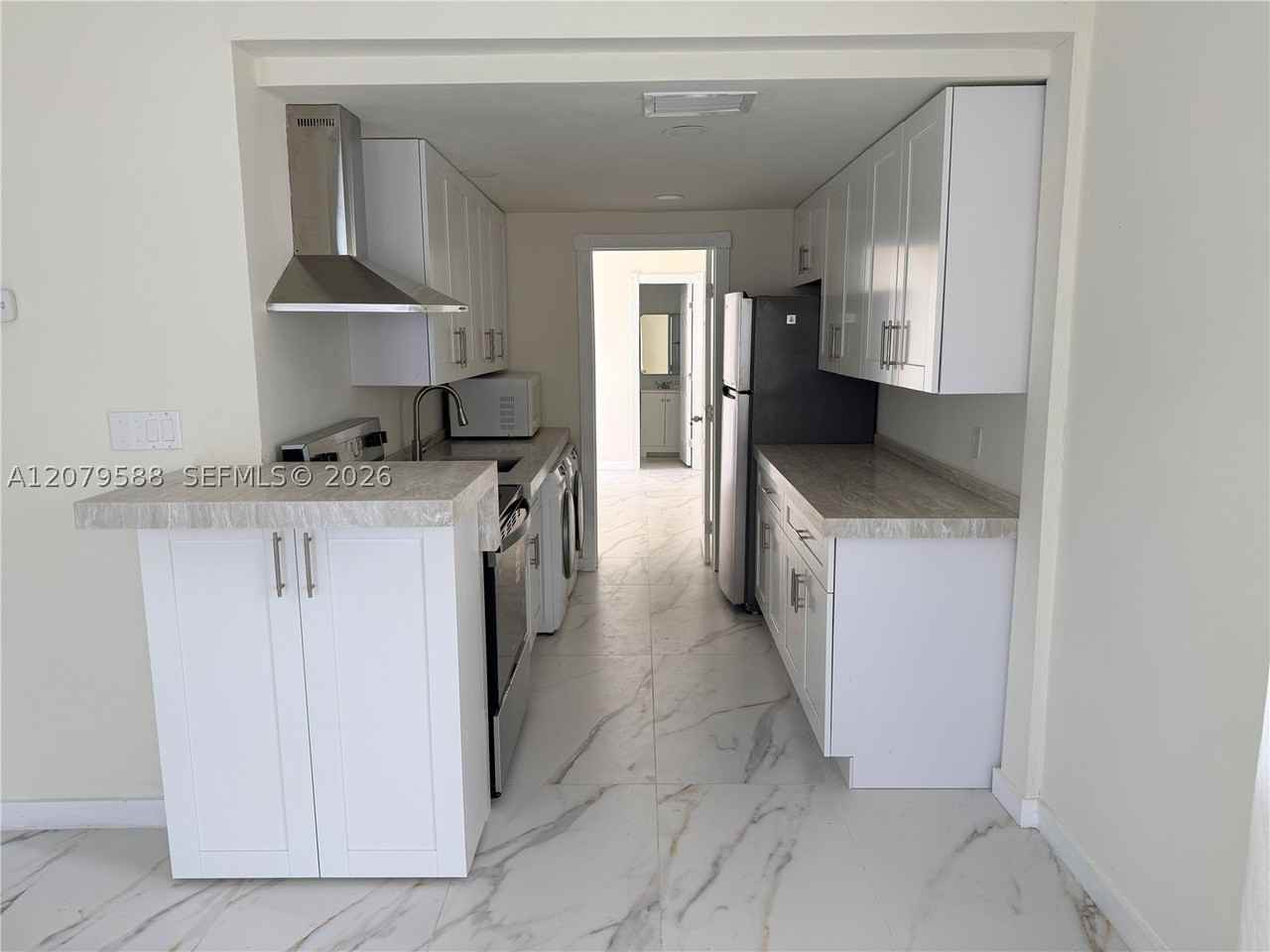 2754 Nw 60th St - Photo 5 of 21