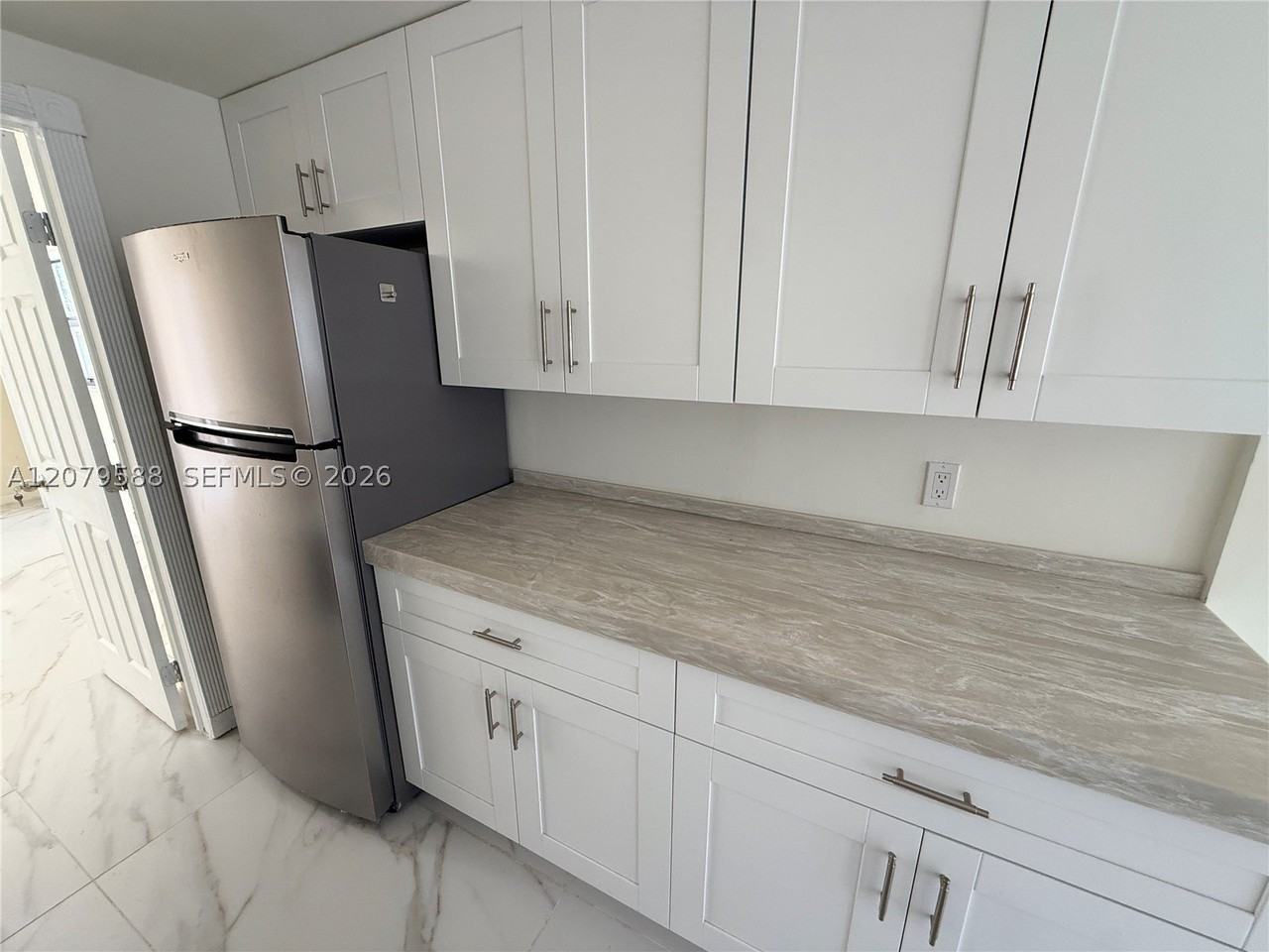 2754 Nw 60th St - Photo 7 of 21