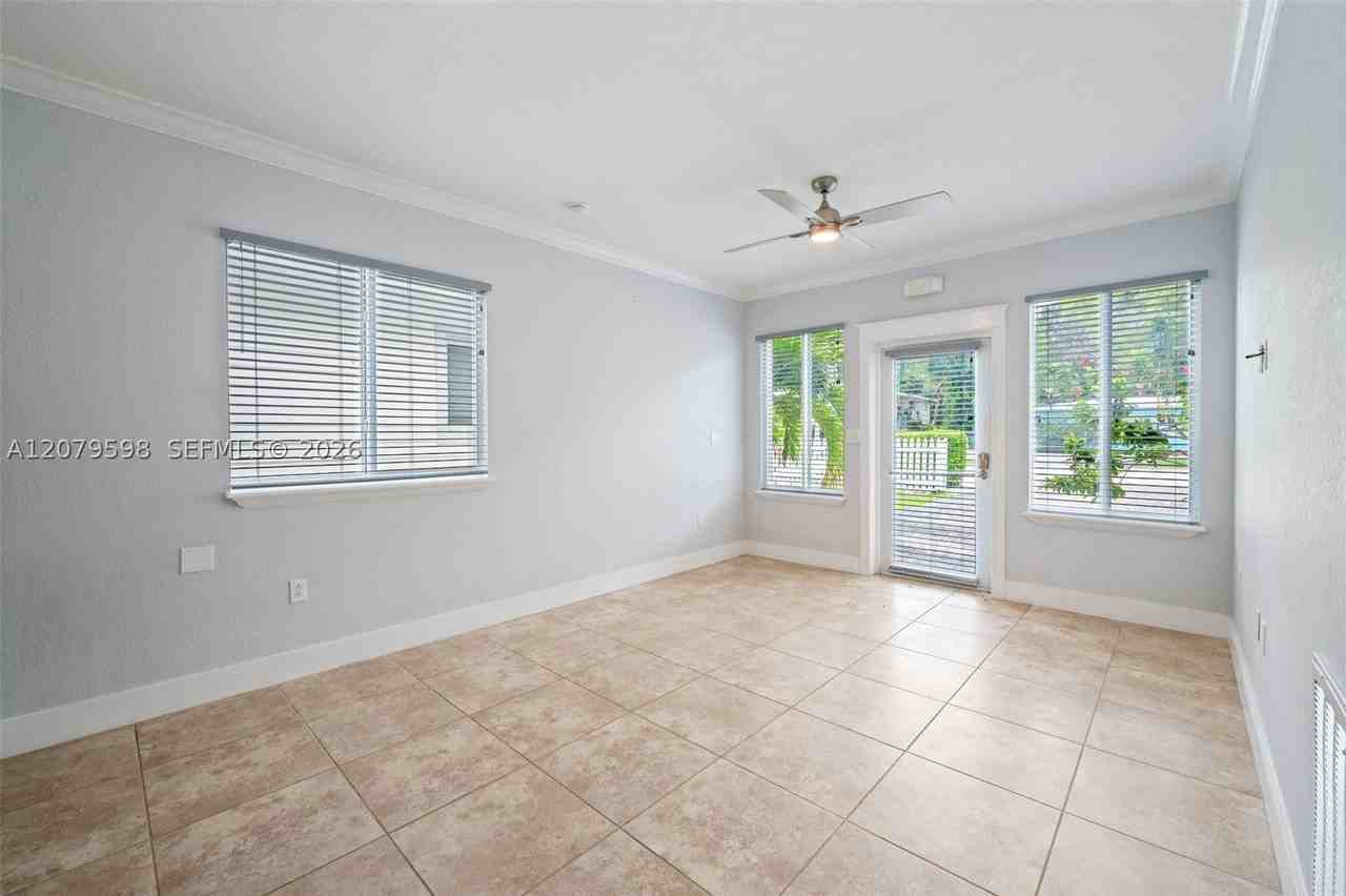 4 Transylvania Ave #B - Photo 5 of 31