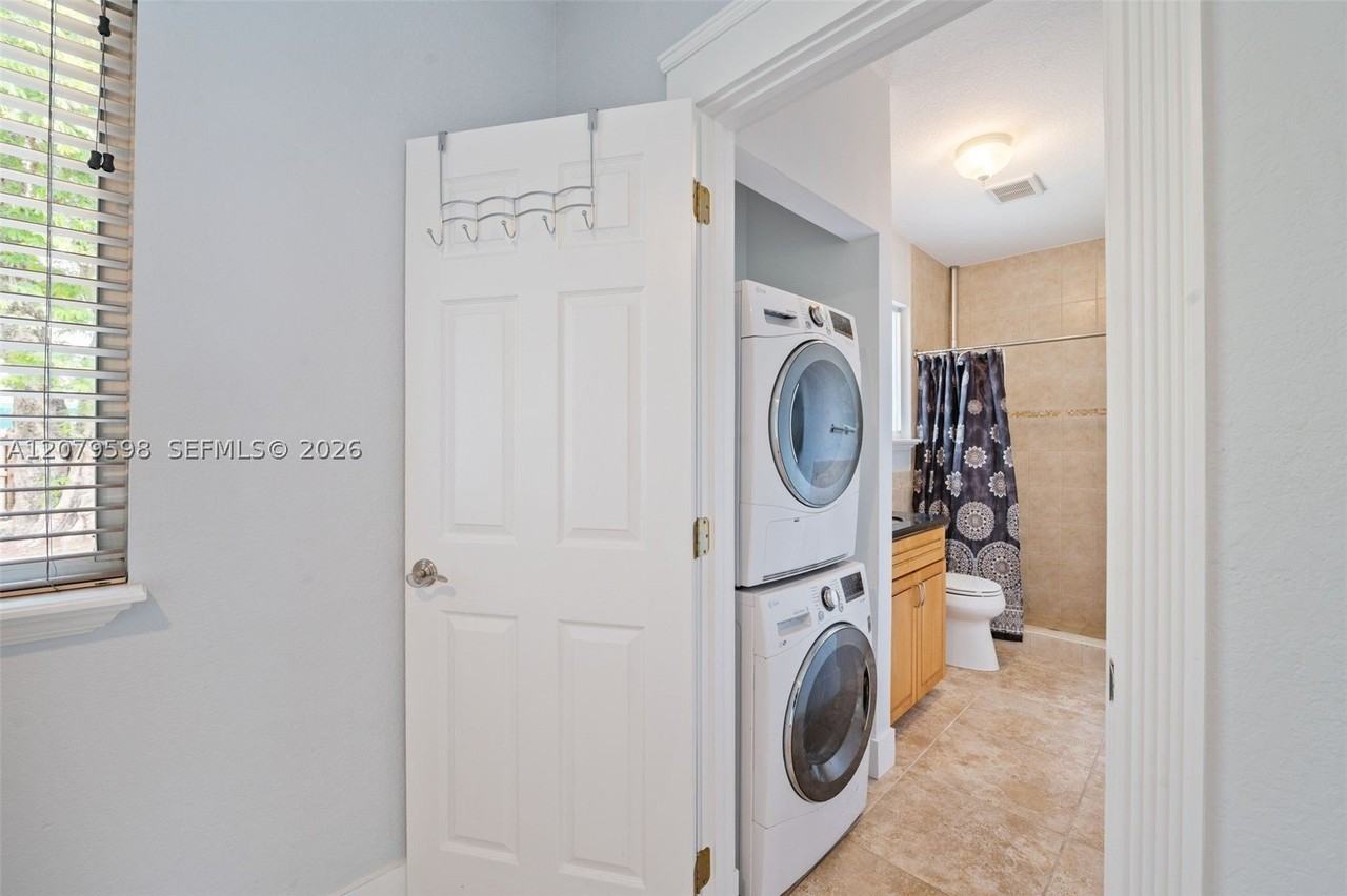 4 Transylvania Ave #B - Photo 6 of 31