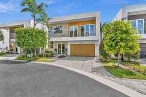 featured image of 9870 Nw 74th Ter
