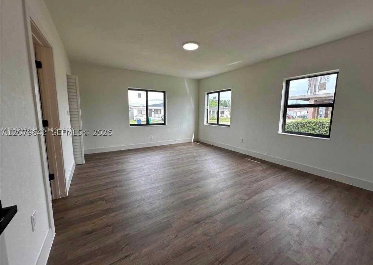 14430 Fillmore St - Photo 4 of 12