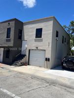 featured image of 821 N Tamarind Ave #B