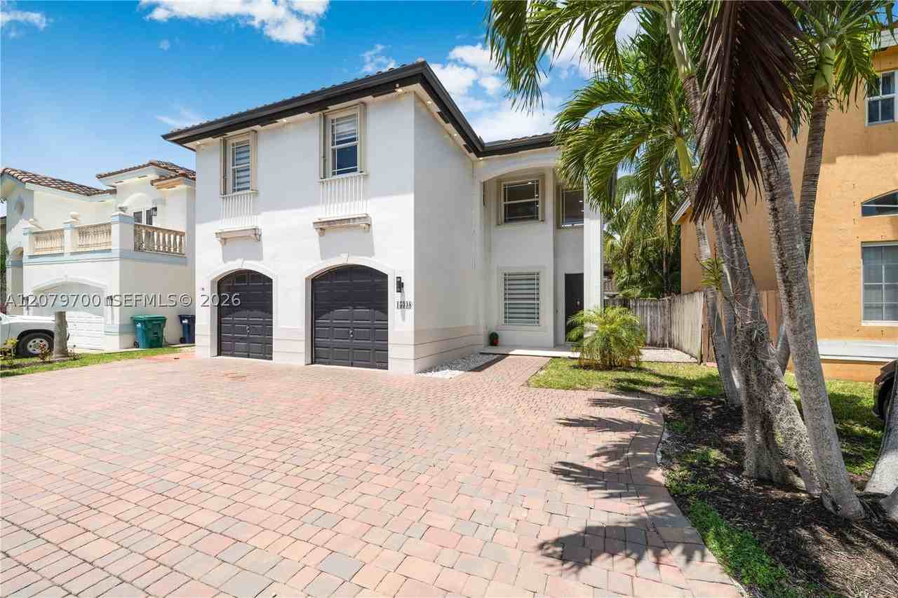 15338 Sw 141st Ct - Photo 2 of 32