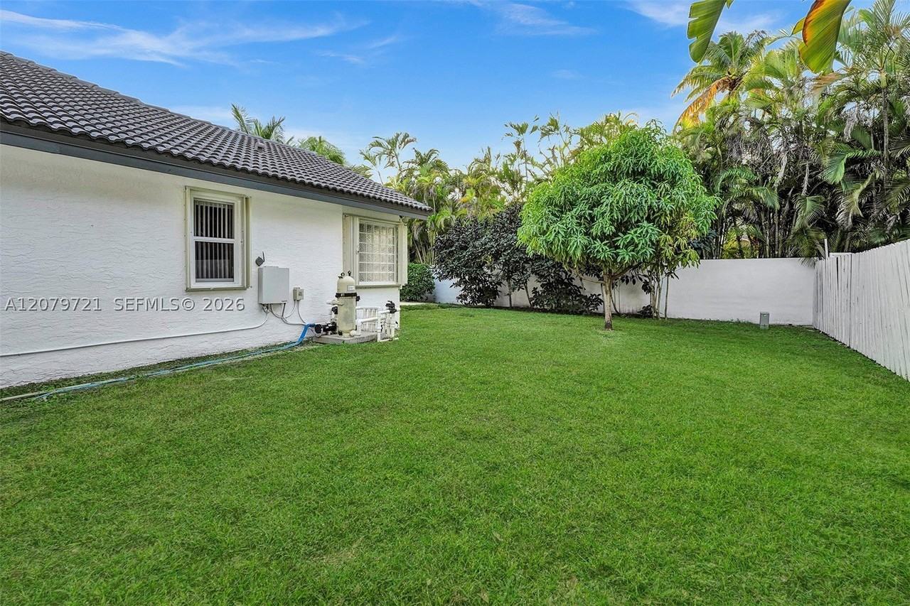 18440 Sw 77th Ct #0 - Photo 7 of 50