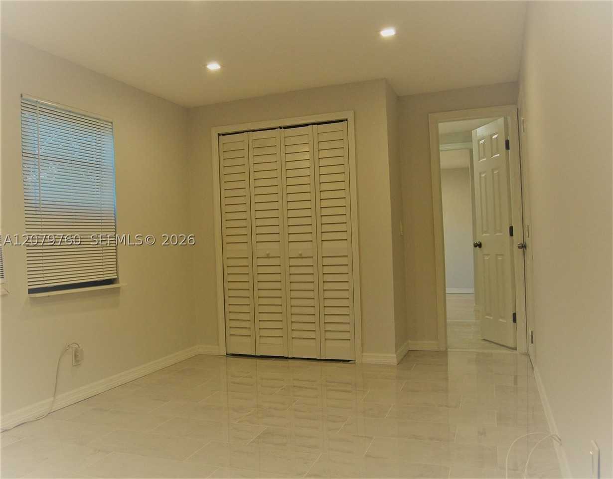 2140 Sw 25th St #2140 - Photo 7 of 7