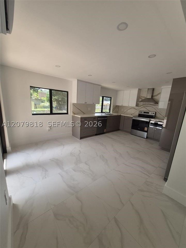270 Nw 147th St #270 - Photo 4 of 26