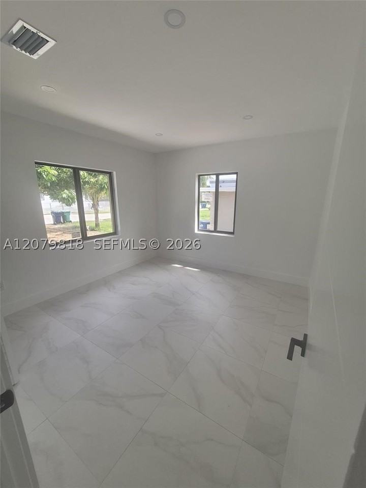 270 Nw 147th St #270 - Photo 7 of 26