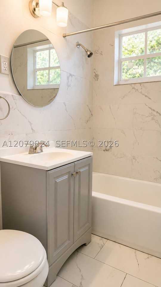 1421 Ne 148th St #2 - Photo 5 of 8