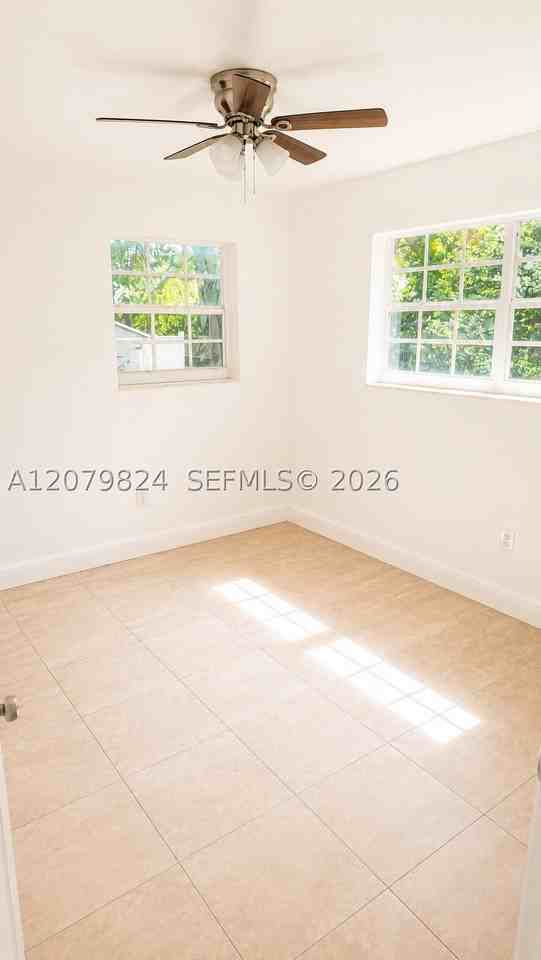 1421 Ne 148th St #2 - Photo 6 of 8