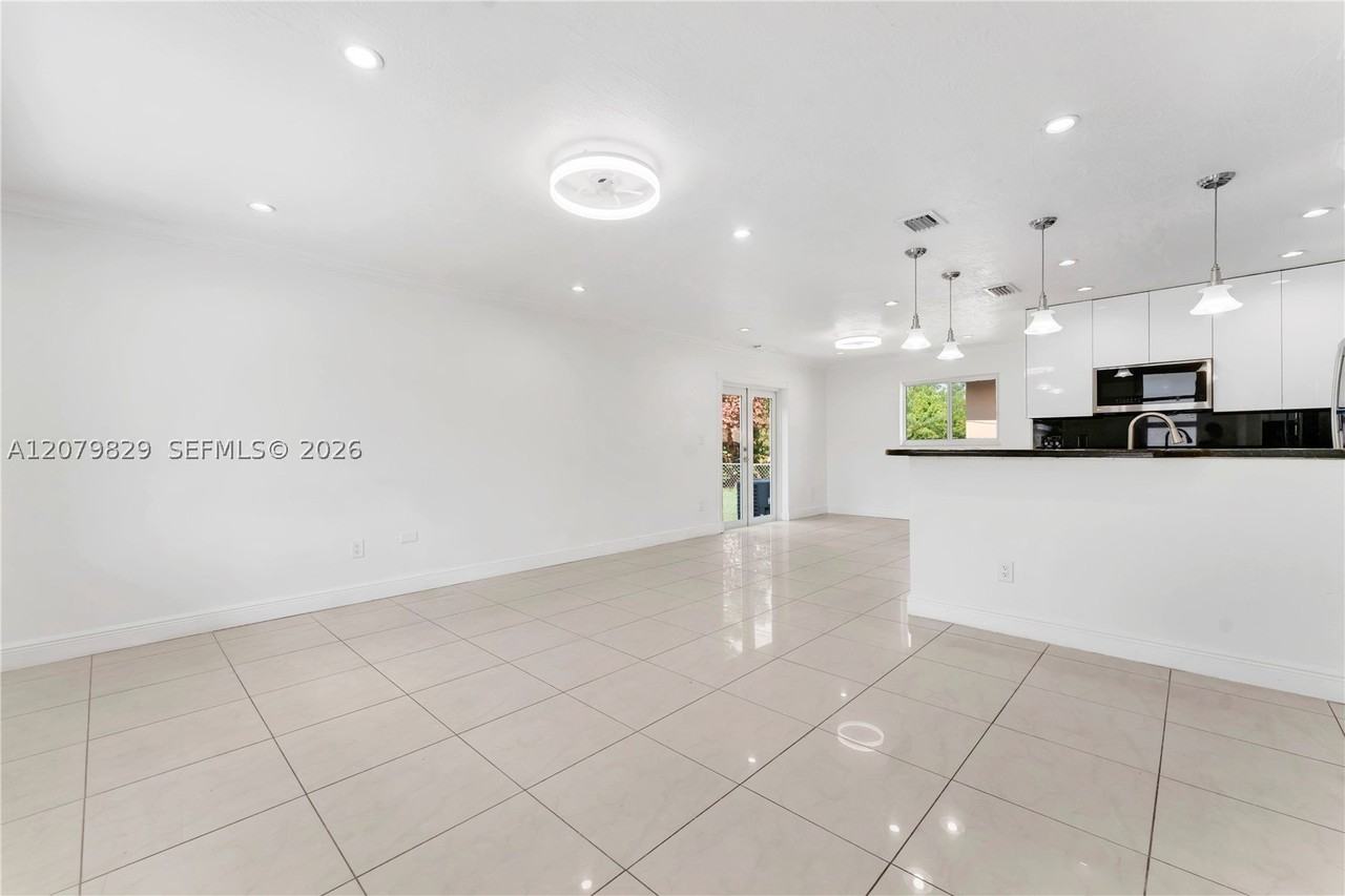 3250 Sw 72nd Ct #3250 - Photo 7 of 30