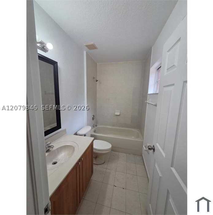 875 Sw 6th Pl #0 - Photo 3 of 25